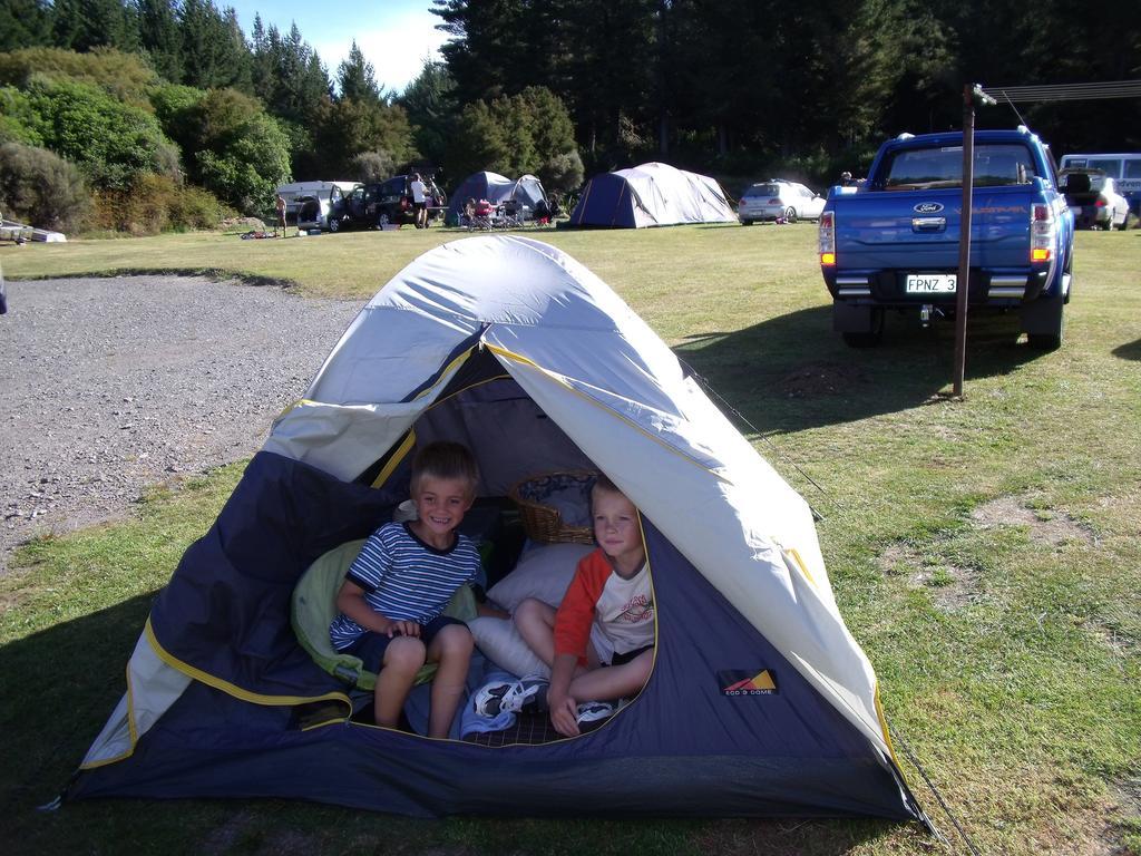 Tongariro Holiday Park ナショナル・パーク エクステリア 写真
