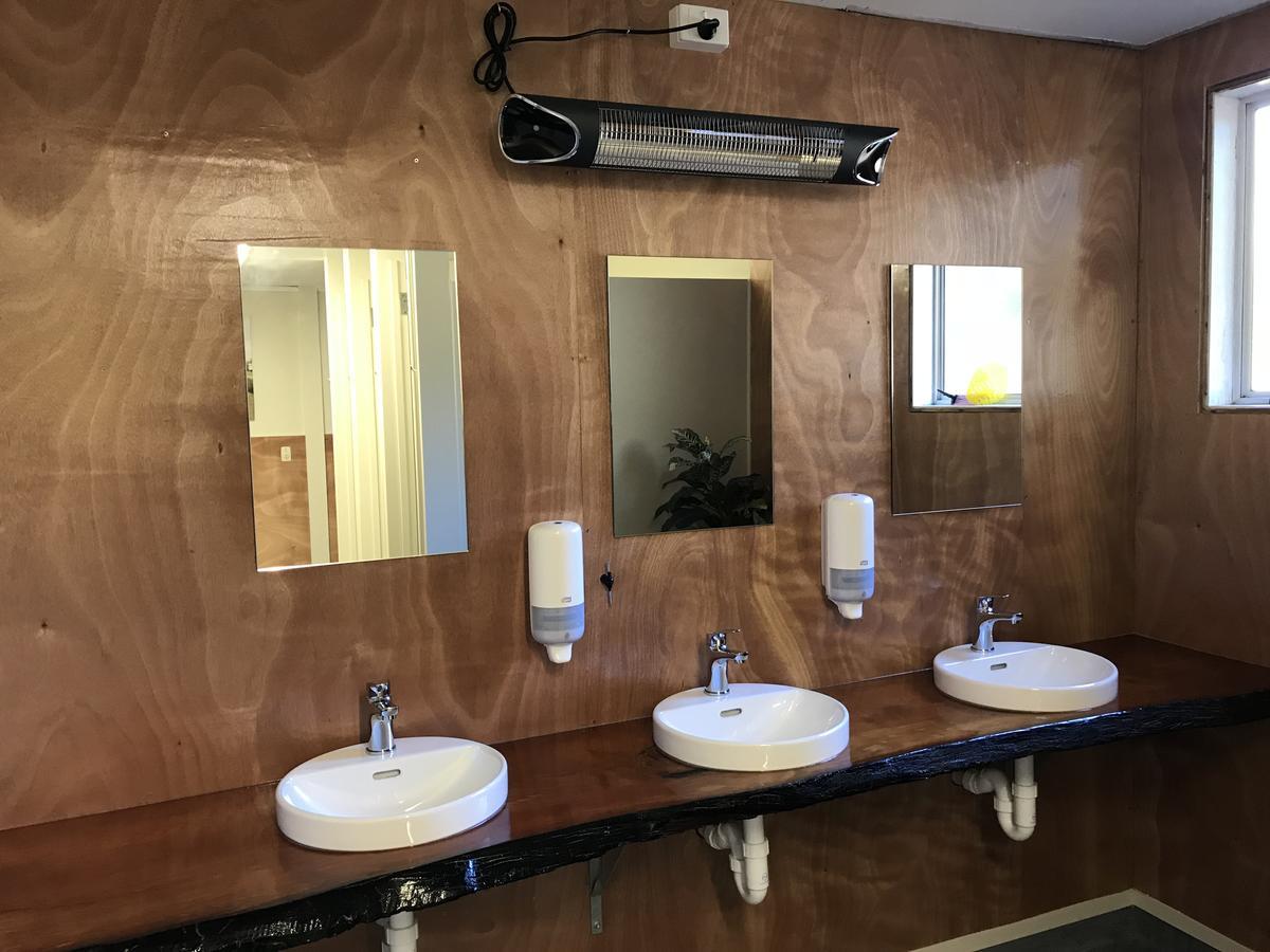 Tongariro Holiday Park ナショナル・パーク エクステリア 写真